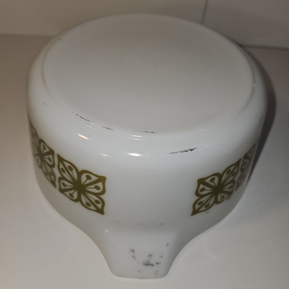 Vintage Pyrex Autumn Floral 2 1/2 Quart Casserole Dish - Picture 4 of 10
